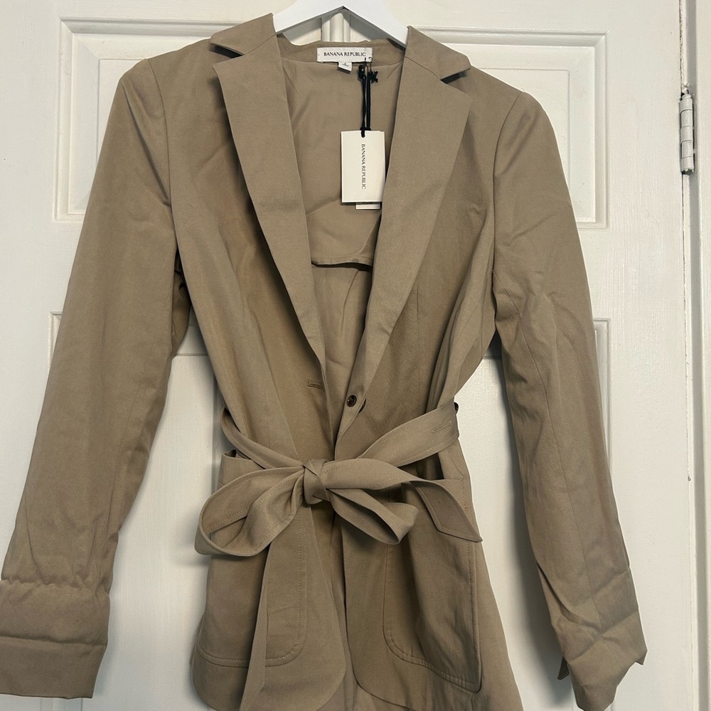 Banana Republic Beige Women's Belted Blazer